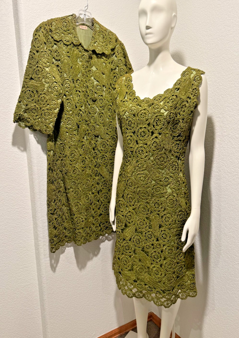 Vintage 1950s Italian Crocheted Raffia Dress and Coat Avocado Green Paoli Sz M